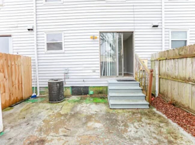 Building Photo - 246 Greenbrier Ave