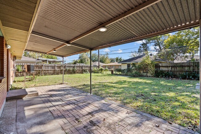 Building Photo - 241 W Rittenhouse St