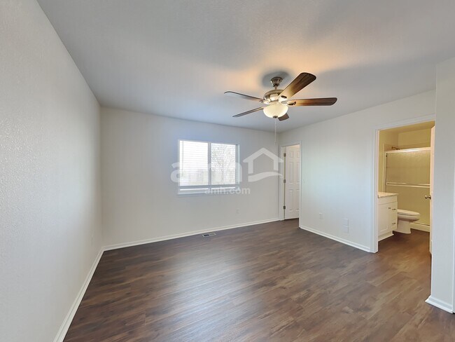 Building Photo - 4574 Cole Dr