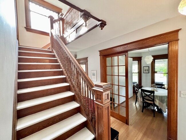 Building Photo - Victorian Gem in the Heart of Downtown – F...