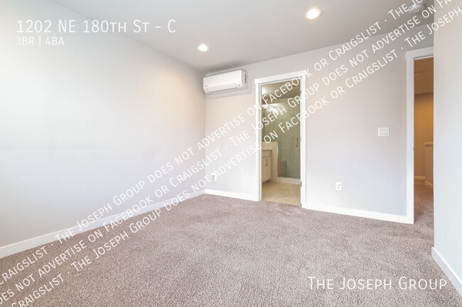 Building Photo - 1202 NE 180th St