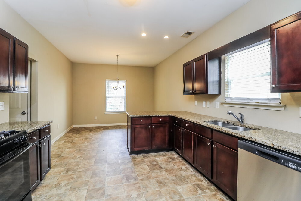 Building Photo - 66 Crescent Woode Way