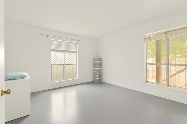 Building Photo - 6911 Cooper Ln