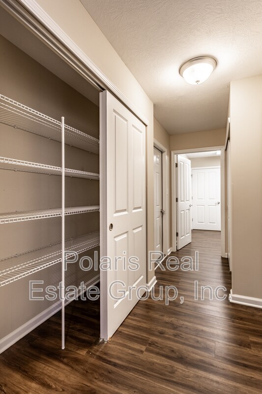 Building Photo - 7910 King Post Dr