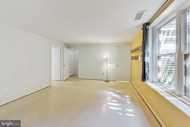 Building Photo - 11924 Redtree Way