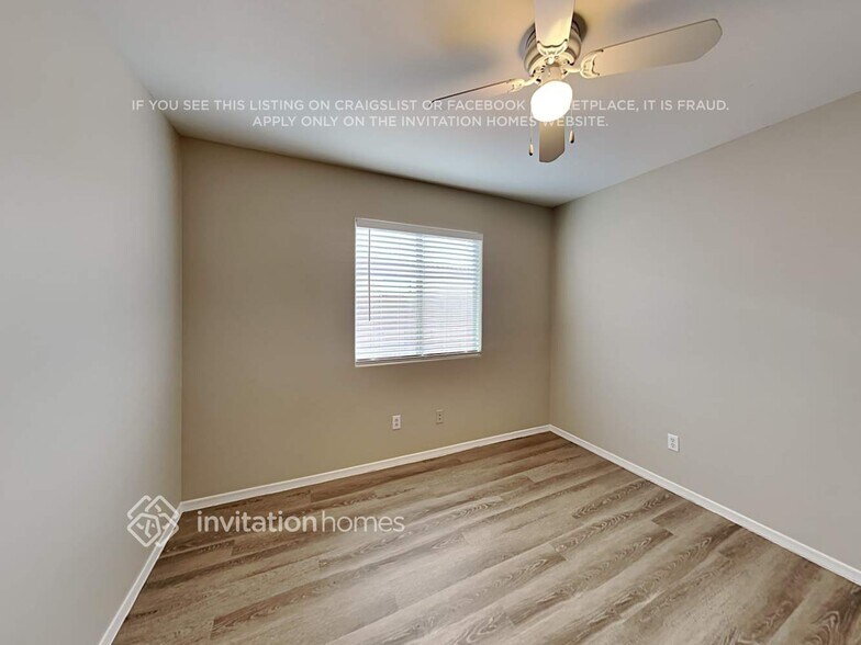 Building Photo - 10802 W Rio Vista Ln