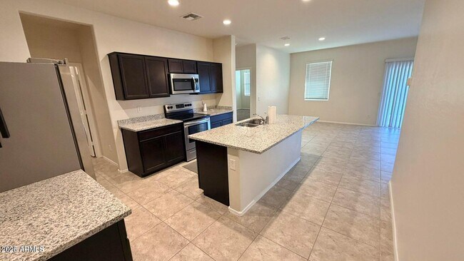 Building Photo - 36439 Pampoloma Ave