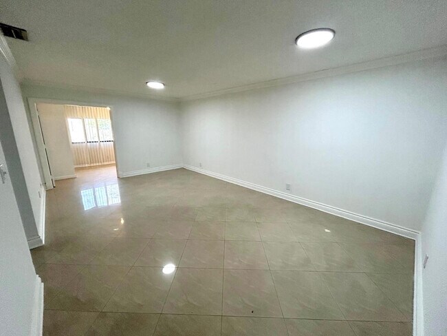 Building Photo - 7931 Southgate Blvd