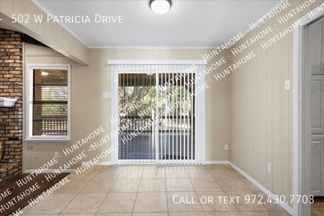 Building Photo - 502 W Patricia Dr