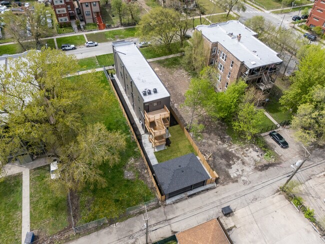 Building Photo - 5921 S Calumet Ave