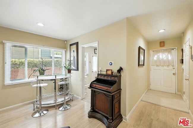 Building Photo - 22101 Buenaventura St