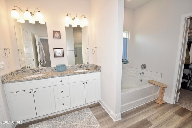 Building Photo - 4858 Sweetspire Dr