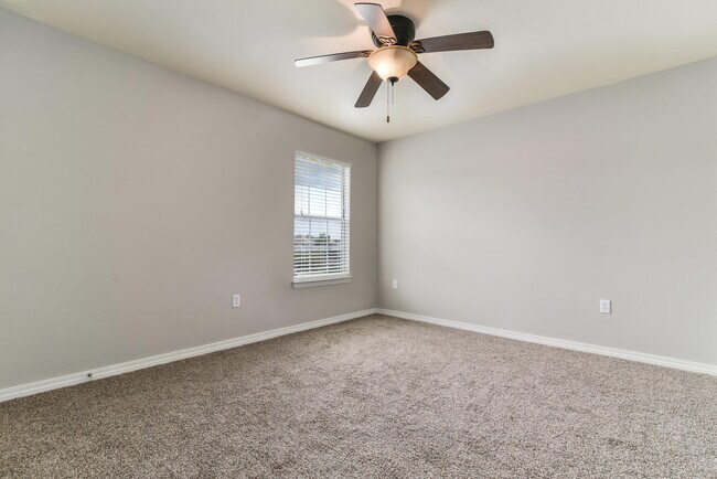 Building Photo - 124 Peoria Blvd