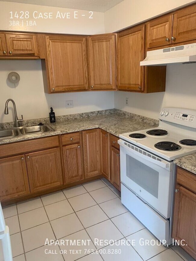 Building Photo - 1428 Case Ave E