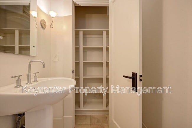 Building Photo - 812 NW 7th St