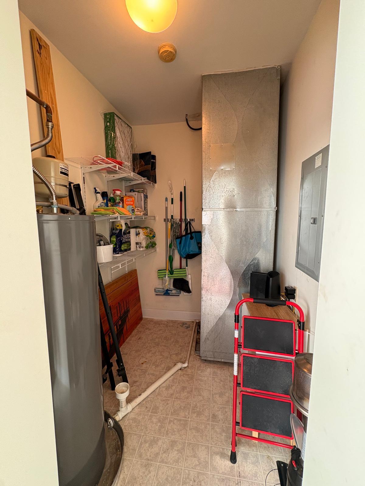 Utility room - extra storage - 1925 Auburn Ave