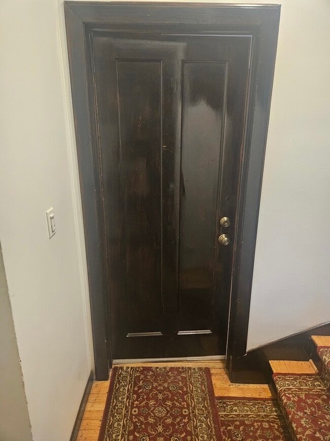 Building Photo - 4839 N Lawndale Ave