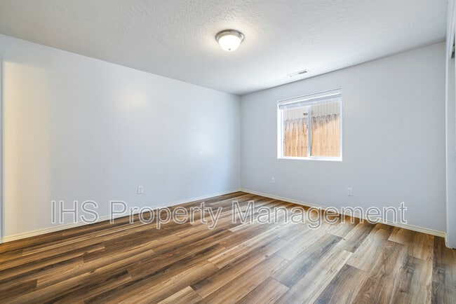 Building Photo - 9340 W 9th Pl