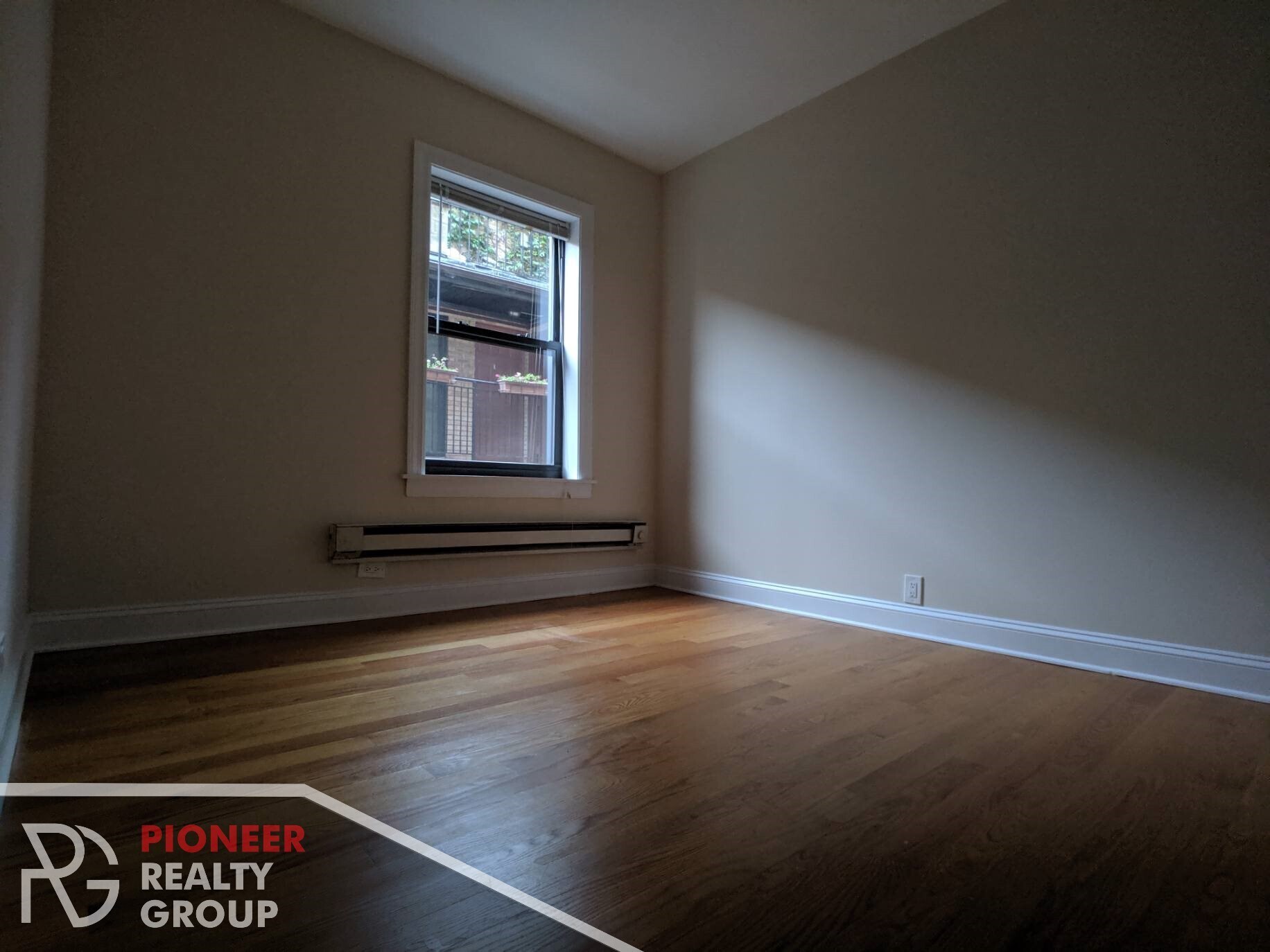 Building Photo - 3721 N Pine Grove Ave