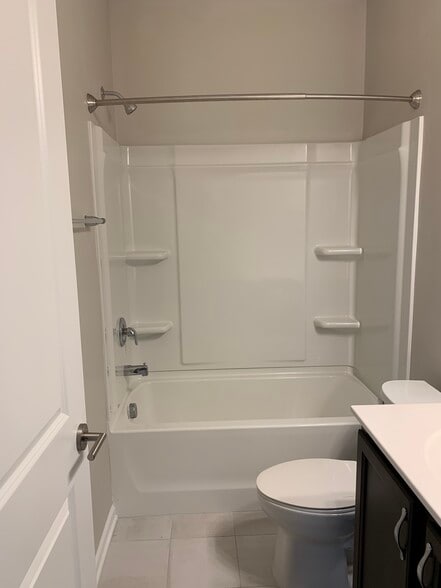 Secondary Masters Bathroom - 1353 Fitchie Pl