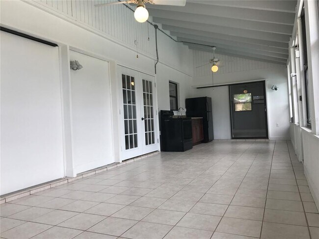 Building Photo - 2431 Doud St