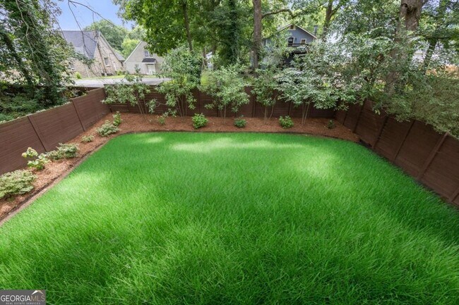 Building Photo - 24 Hutchinson St NE