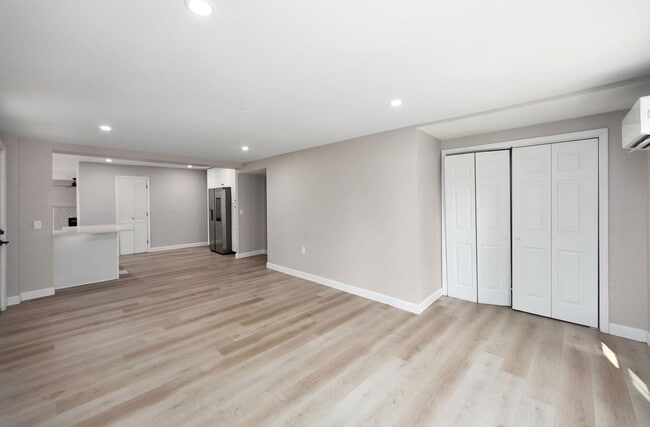Building Photo - 90 Shaw Ln