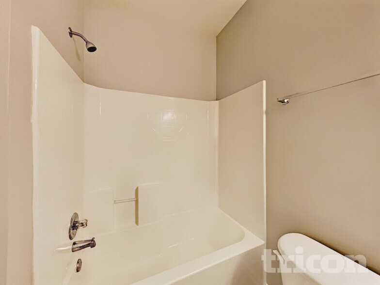 Building Photo - 7894 Bluefin Trail