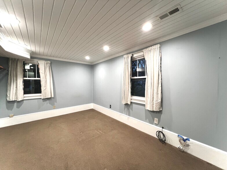 Carpet has been replaced with new porcelain tile! - 214 Waddell Rd