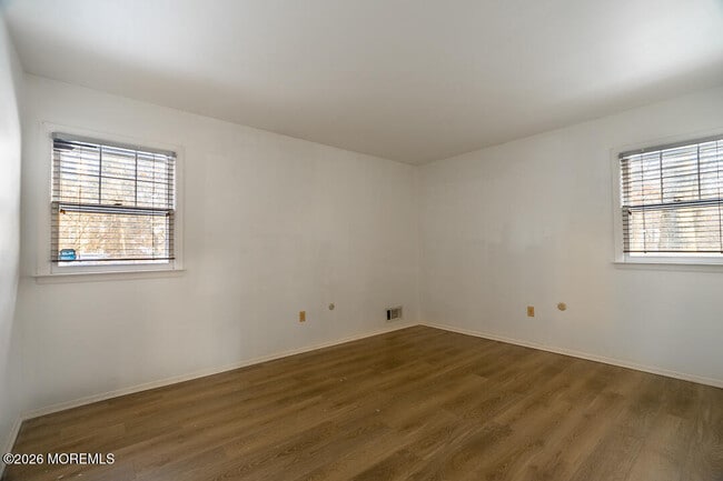 Building Photo - 315 Beverly Way