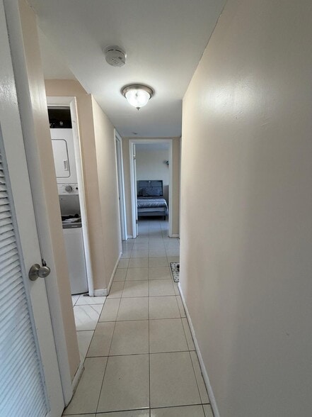 Building Photo - 9180 Fontainebleau Blvd