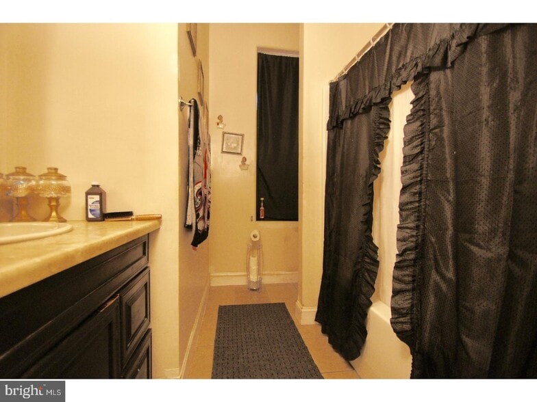 Bathroom - 307 S 6th St