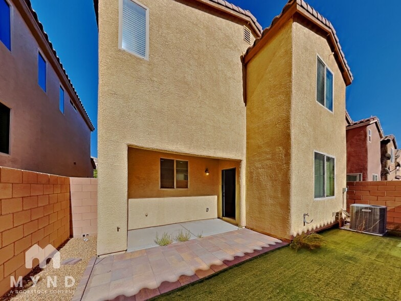 Building Photo - 7693 Lots Hills Dr