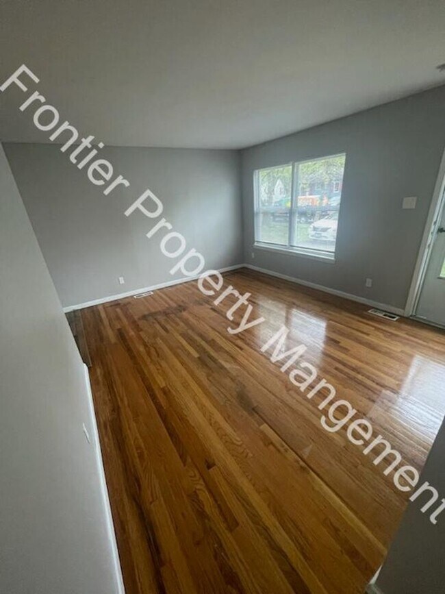 Building Photo - 2Bed 1 Bath Home in Spanish Lake, MO - Per...