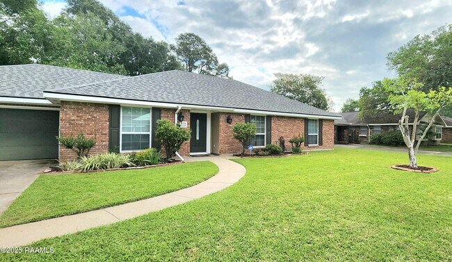 Primary Photo - 245 Orangewood Dr