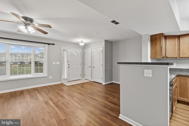 Building Photo - 1900 Lennox Dr