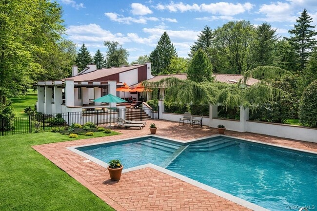 Building Photo - 8 Plaka Ct