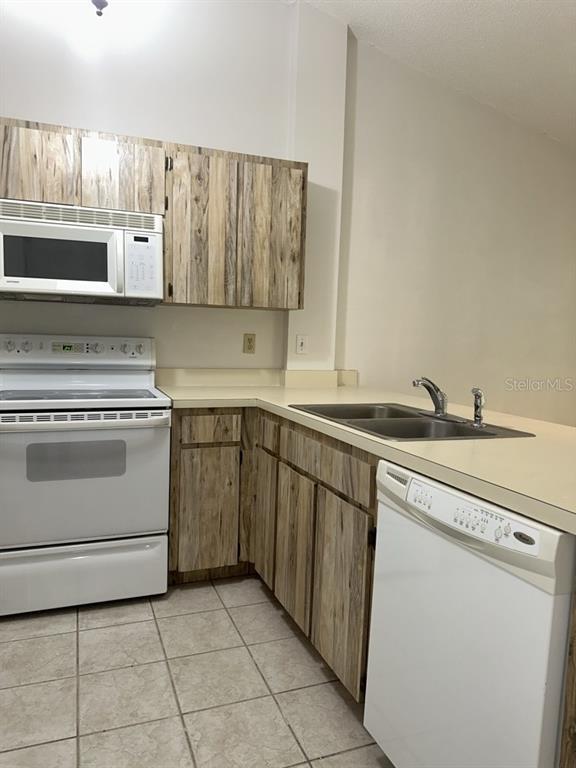 Building Photo - 4002 Shoreside Cir