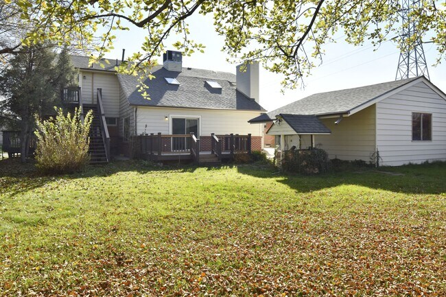 Building Photo - 5741 W Cedar Ave