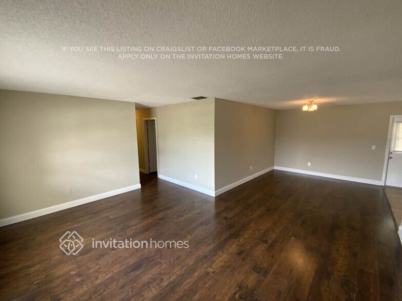 Building Photo - 11143 Mustang St