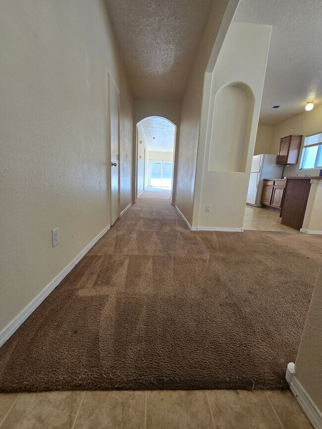 Building Photo - 4 bed, 2 bath home in Northern Meadows