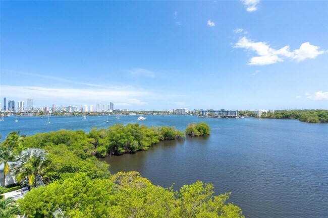 Building Photo - 17111 Biscayne Blvd