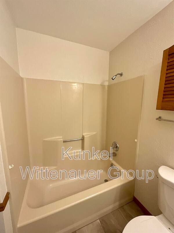 Building Photo - 614 Carol Ann Dr