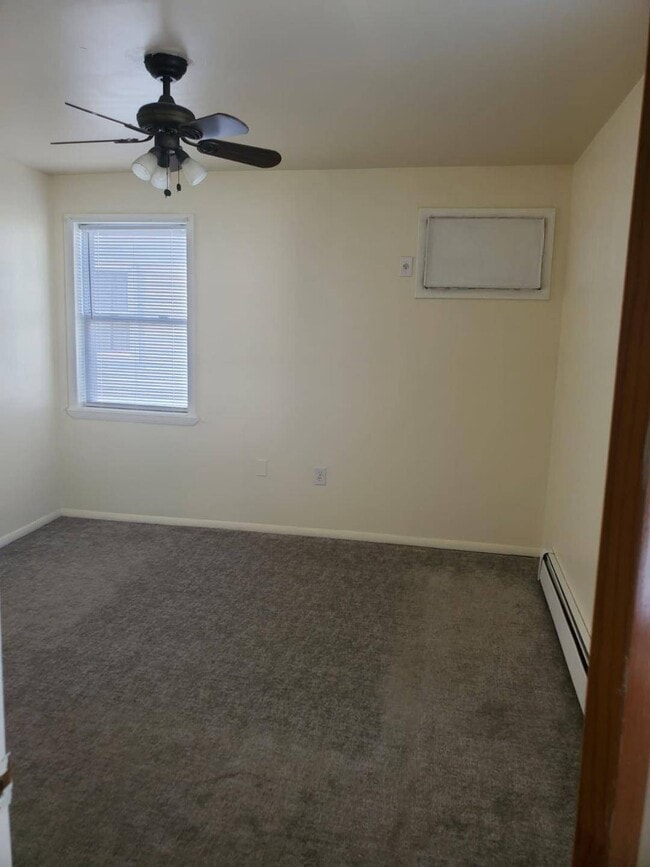 Building Photo - 949 Eldert Ln