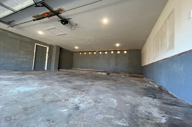 Building Photo - 424 N Clay St