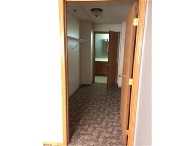 Building Photo - 109 E Luverne St