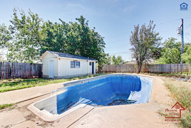 Building Photo - 4225 SE Elmhurst Ln