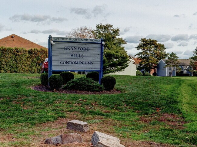 Building Photo - 105 Florence Rd