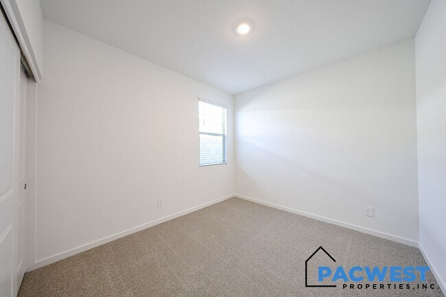 Building Photo - Your new home for lease!