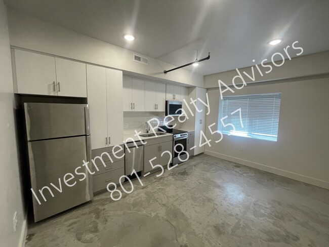 Building Photo - 1172 Graystone Way